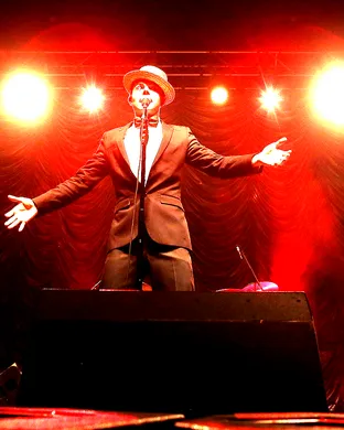 Scott Bradlee's Postmodern Jukebox